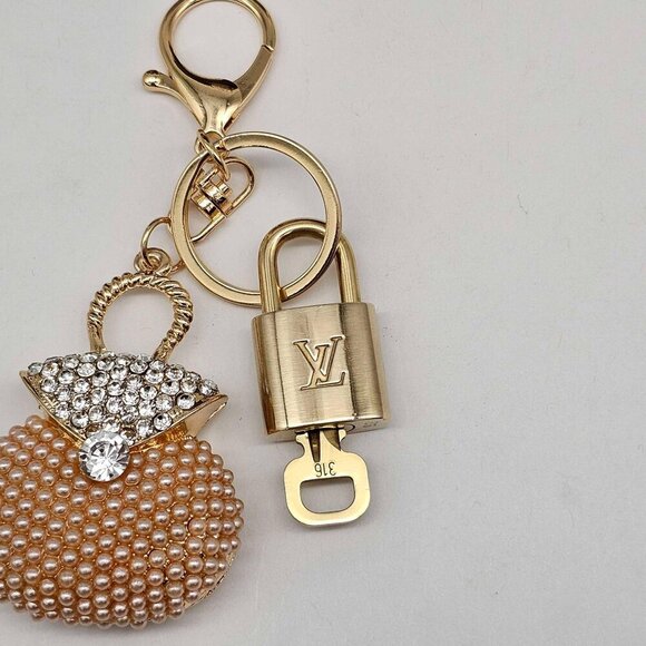 Authentic Louis Vuitton Lock & Key with unbranded Bagcharm, Keycharm 120225 - Picture 6 of 8